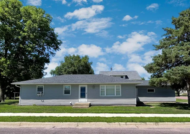 Homes for sale in Springfield, MN | 402 N Van Buren Ave, Springfield, MN 56087 | MLS# 7108768