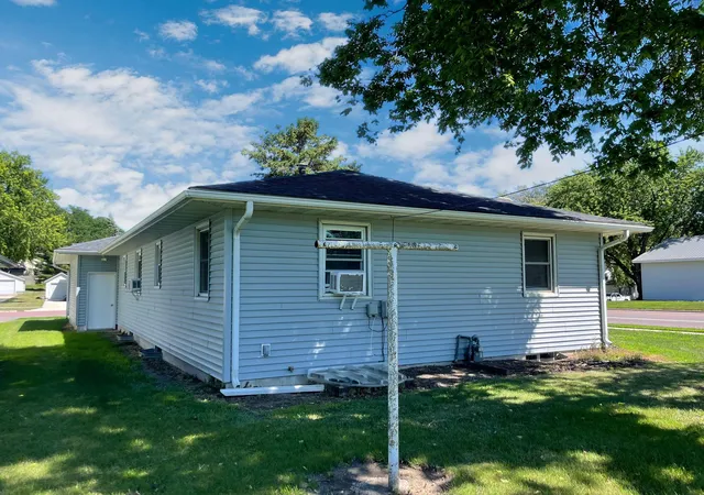 Homes for sale in Springfield, MN | 402 N Van Buren Ave, Springfield, MN 56087 | MLS# 7108768