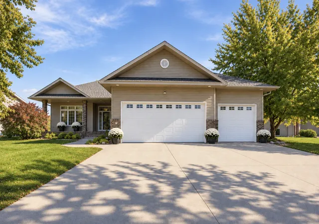 Photo 1 of Single family home for sale at 868 32nd Street S, Moorhead, MN 56560 | MLS# 7108801 | Listing updated on 2026-10-07