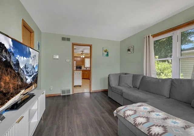 Photo 2 of Single family home for sale at 142 25th Avenue N, Saint Cloud, MN 56303 | MLS# 7108805 | Listing updated on 2026-08-31