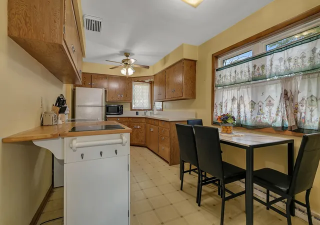 Photo 3 of Single family home for sale at 142 25th Avenue N, Saint Cloud, MN 56303 | MLS# 7108805 | Listing updated on 2026-08-31