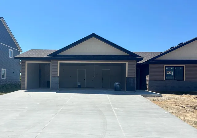 1st image of 305 11th St N, Goodhue, MN 55027 | MLS# 7108808