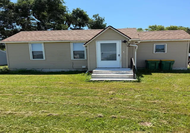 1st image of 1714 Se Marshall St, Albert Lea, MN 56007 | MLS# 7108809