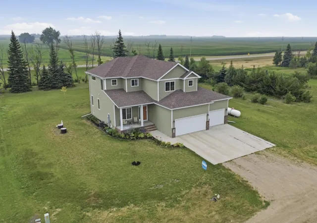 Photo 2 of Single family home for sale at 605 Sheyenne Dr, Abercrombie, ND 58001 | MLS# 7108820 | Listing updated on 2026-08-20