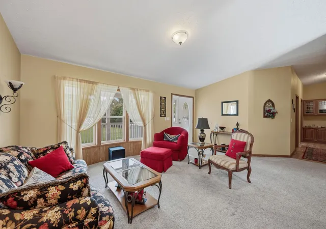 5th image of 403 W Margaret St, Fairmont, MN 56031 | MLS# 7108821