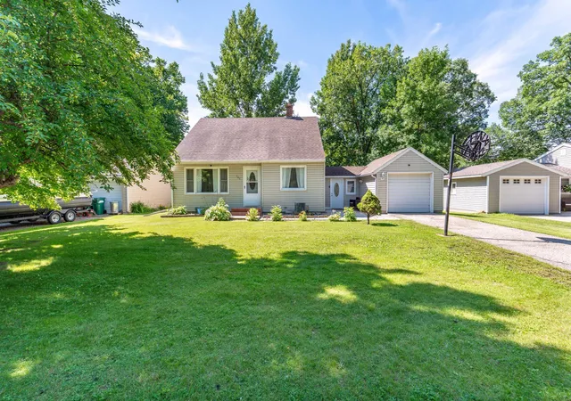 Homes for sale in Pelican Rapids, MN | 504 1st Ave Se, Pelican Rapids, MN 56572 | MLS# 7108836