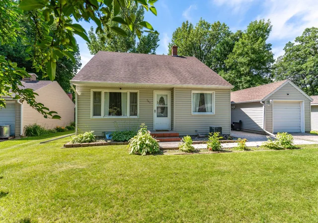 Homes for sale in Pelican Rapids, MN | 504 1st Ave Se, Pelican Rapids, MN 56572 | MLS# 7108836