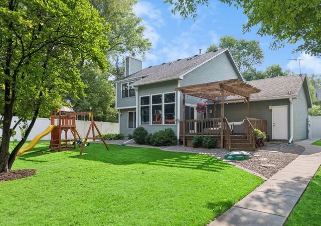 Photo 3 of Single family home for sale at 4601 Fairway Hills Dr, Saint Paul, MN 55123 | MLS# 7108859 | Listing updated on 2026-08-31