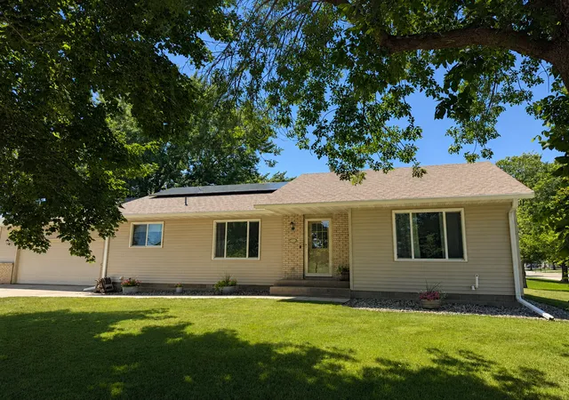 1st image of 1720 Se Smith Ave, Owatonna, MN 55060 | MLS# 7108863