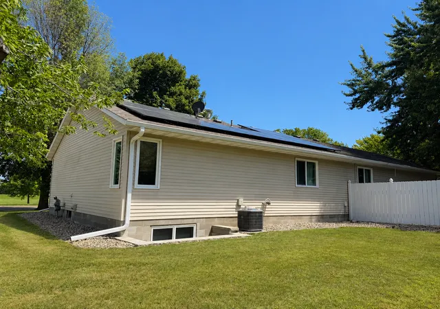 3rd image of 1720 Se Smith Ave, Owatonna, MN 55060 | MLS# 7108863