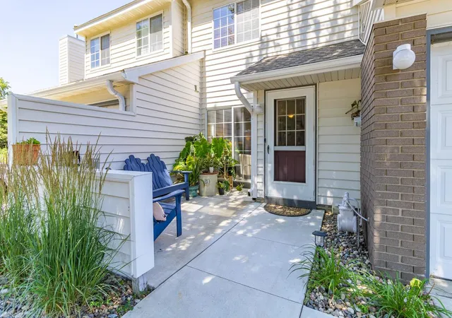 Photo 3 of Single family home for sale at 12822 Echo Ln, Saint Paul, MN 55124 | MLS# 7108865 | Listing updated on 2026-09-29