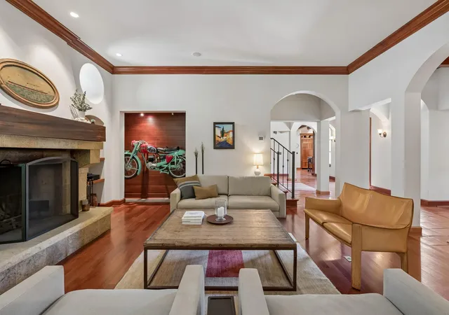 Photo 3 of Single family home for sale at 4051 Linden Hills Blvd, Minneapolis, MN 55410 | MLS# 7108868 | Listing updated on 2026-07-30
