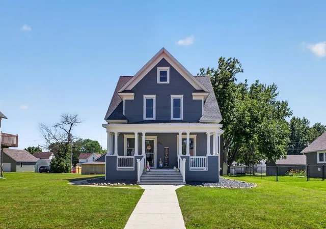 1st image of 205 1st St Se, Hayfield, MN 55940 | MLS# 7108872