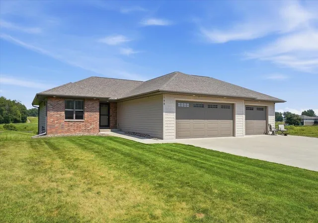image of 148 Medinah Cir W, Lake City, MN 55041 | MLS# 7108897