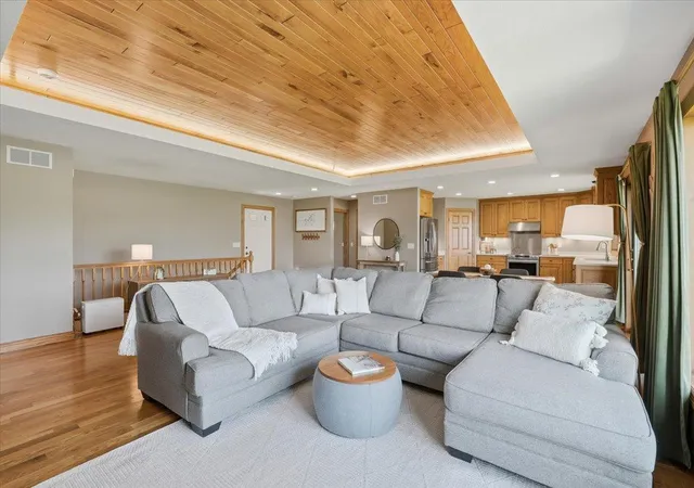 image of 148 Medinah Cir W, Lake City, MN 55041 | MLS# 7108897