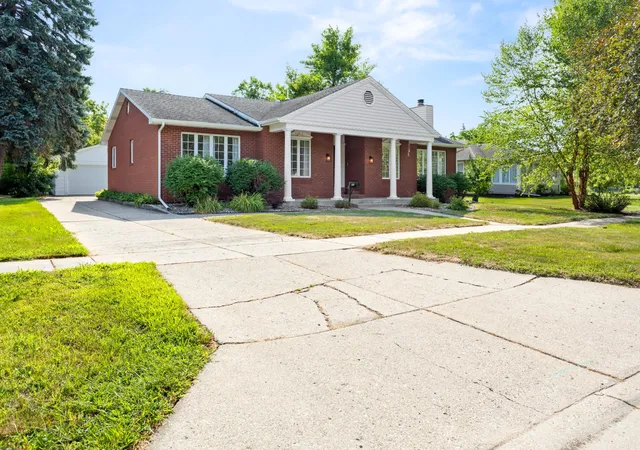 Photo 2 of Single family home for sale at 512 8th Street N, Wahpeton, ND 58075 | MLS# 7108906 | Listing updated on 2026-08-18