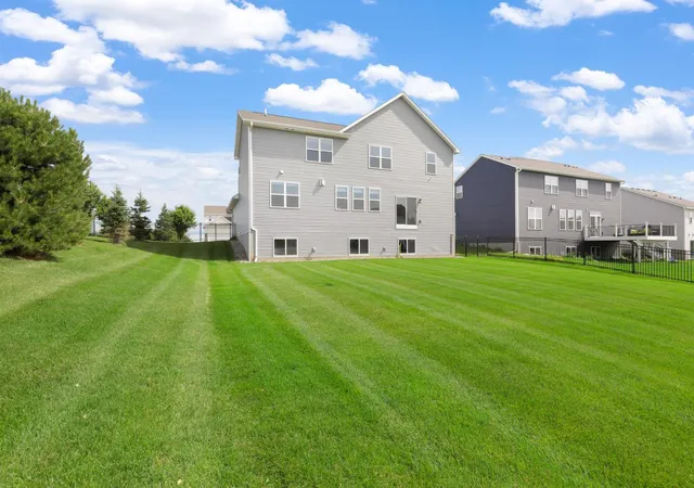 Homes for sale in Lakeville, MN | 18203 Hideaway Trl, Lakeville, MN 55044 | MLS# 7108911