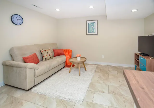 Listing Photo 5 - Condo for sale in building located at 907 & 907 1/2 14th Ave SW, Rochester, MN 55902