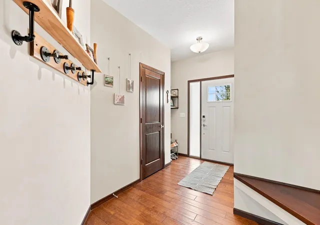 3rd image of 965 Aspen Cir, Watertown, MN 55388 | MLS# 7108947