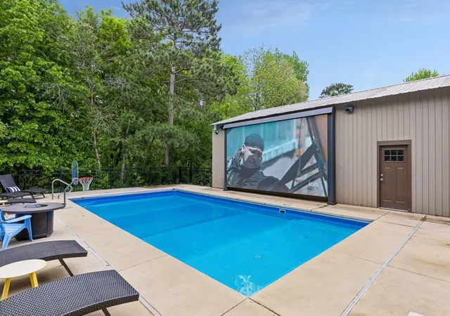 Photo 1 of Single family home for sale at 2900 Skyline Dr, Saint Paul, MN 55121 | MLS# 7108954 | Listing updated on 2026-08-11
