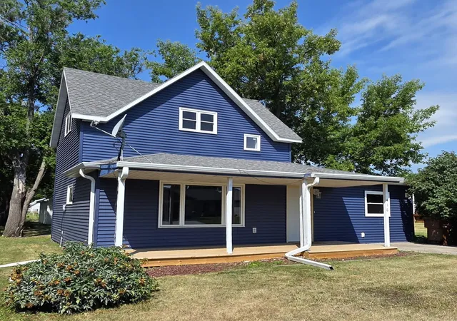 1st image of 416 Franklin Ave, Larimore, ND 58251 | MLS# 7109008