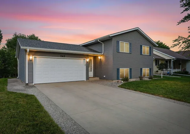 Photo 1 of Sale Pending at 747 Louisiana St Nw, Hutchinson, MN 55350 | MLS# 7109024 | Listing updated on 2026-09-22