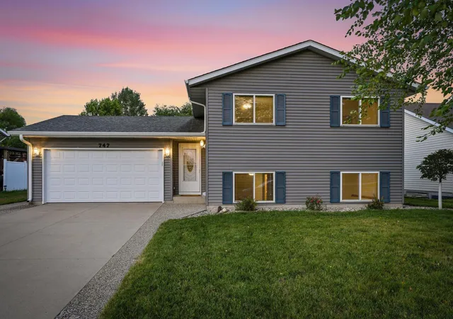 Photo 2 of Sale Pending at 747 Louisiana St Nw, Hutchinson, MN 55350 | MLS# 7109024 | Listing updated on 2026-09-22