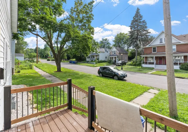 3rd image of 654 Winslow Ave, Saint Paul, MN 55107 | MLS# 7109031