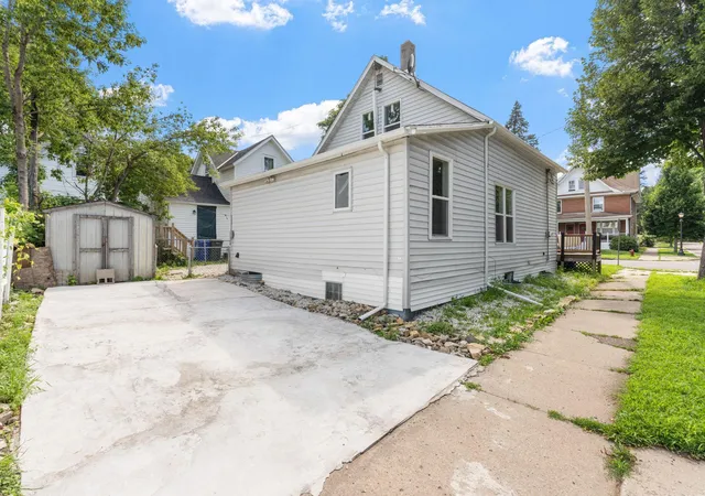 5th image of 654 Winslow Ave, Saint Paul, MN 55107 | MLS# 7109031