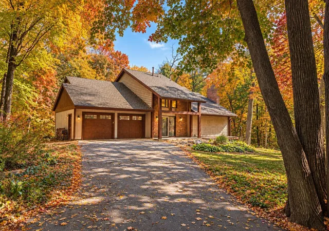 Single family home for sale at 606 Carver Beach Rd, Chanhassen, MN 55317 | MLS# 7109041