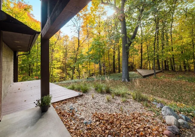 Photo 2 of Single family home for sale at 606 Carver Beach Rd, Chanhassen, MN 55317 | MLS# 7109041 | Listing updated on 2026-10-22