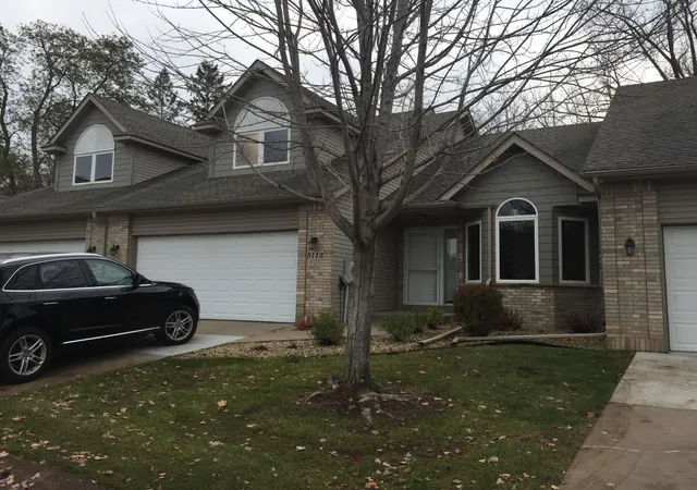 2nd image of 9113 Medley Cir, Golden Valley, MN 55427 | MLS# 7109061