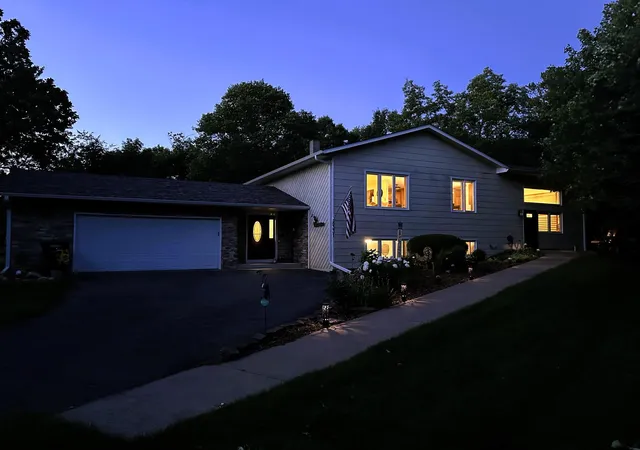 2nd image of 8331 Red Pine Cir, Baxter, MN 56425 | MLS# 7109063