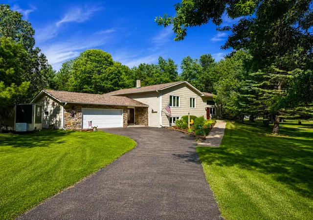3rd image of 8331 Red Pine Cir, Baxter, MN 56425 | MLS# 7109063