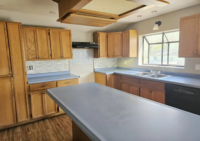 Photo 3 of Single family home for sale at 312 Merriam Ave, Montevideo, MN 56265 | MLS# 7109082 | Listing updated on 2026-09-14