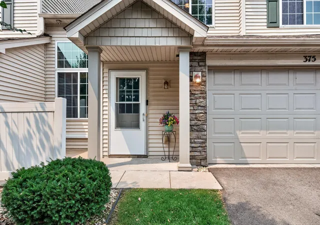 2nd image of 375 Arrowhead Dr, Circle Pines, MN 55014 | MLS# 7109104