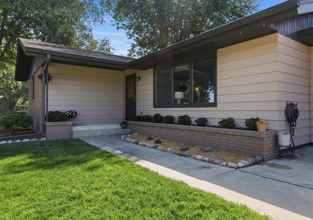 3rd image of 575 Prospect Ct Ne, Saint Cloud, MN 56304 | MLS# 7109110