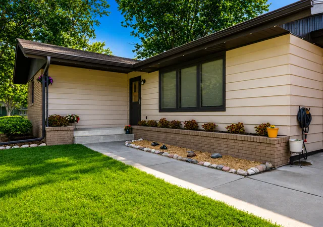 Photo 3 of Sale Pending at 575 Prospect Ct NE, Saint Cloud, MN 56304 | MLS# 7109110 | Listing updated on 2026-10-10