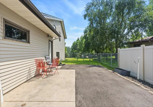 Photo 31 of Single family home for sale at 1309 Fremont Ct, Burnsville, MN 55306 | MLS# 7109119 | Listing updated on 2026-08-30