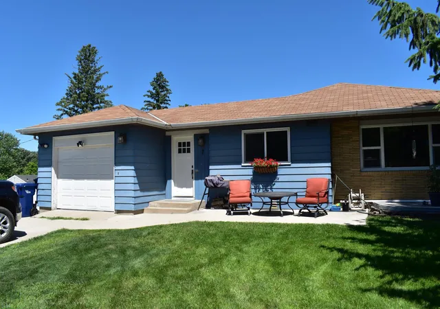 Photo 3 of Sale Pending at 401 N Burlington Ave, Fergus Falls, MN 56537 | MLS# 7109133 | Listing updated on 2026-09-22