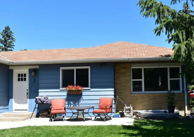 Photo 3 of Sale Pending at 401 N Burlington Ave, Fergus Falls, MN 56537 | MLS# 7109133 | Listing updated on 2026-09-22
