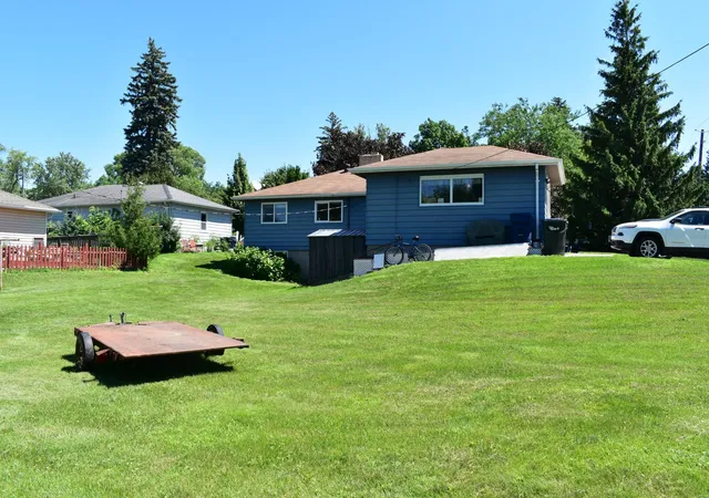 Photo 4 of Sale Pending at 401 N Burlington Ave, Fergus Falls, MN 56537 | MLS# 7109133 | Listing updated on 2026-09-22