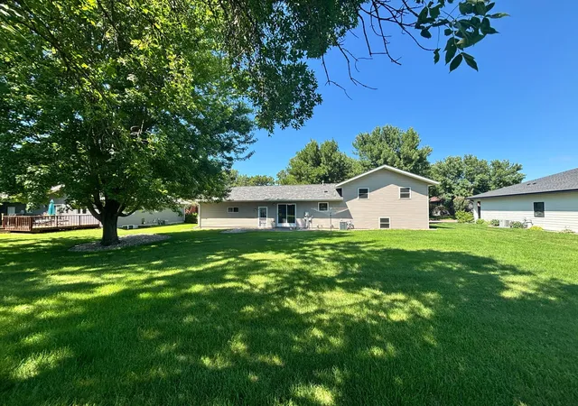 Photo 2 of Single family home for sale at 812 E Oak St, Redwood Falls, MN 56283 | MLS# 7109157 | Listing updated on 2026-08-24