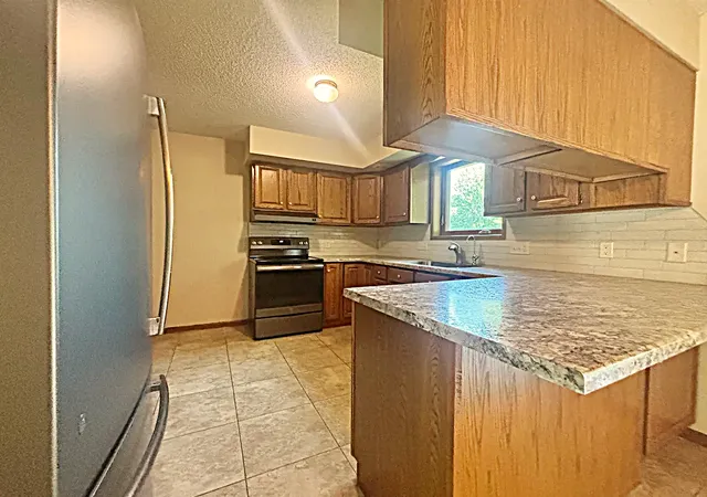 Photo 2 of Single family home for sale at 812 E Oak St, Redwood Falls, MN 56283 | MLS# 7109157 | Listing updated on 2026-08-24