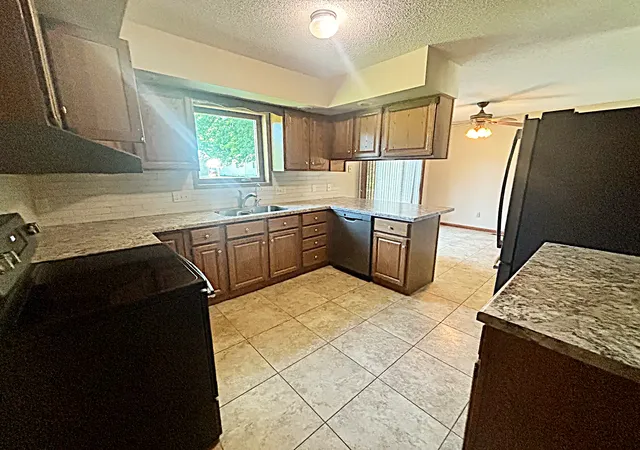 Photo 3 of Single family home for sale at 812 E Oak St, Redwood Falls, MN 56283 | MLS# 7109157 | Listing updated on 2026-08-24