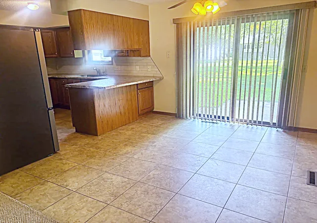 Photo 4 of Single family home for sale at 812 E Oak St, Redwood Falls, MN 56283 | MLS# 7109157 | Listing updated on 2026-08-24