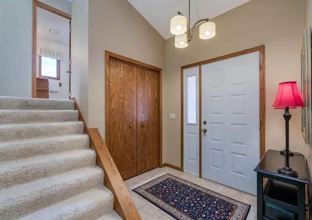 Homes for sale in Mankato, MN | 80 Canterbury Ct, Mankato, MN 56001 | MLS# 7109158