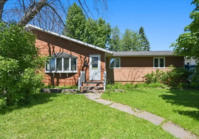 2nd image of 1421 & 1425 E 5th St, Superior, WI 54880 | MLS# 7109160