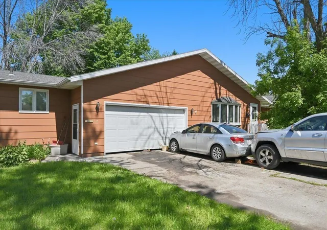 3rd image of 1421 & 1425 E 5Th St, Superior, WI 54880 | MLS# 7109160