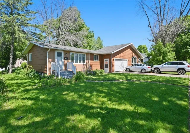 5th image of 1421 & 1425 E 5Th St, Superior, WI 54880 | MLS# 7109160